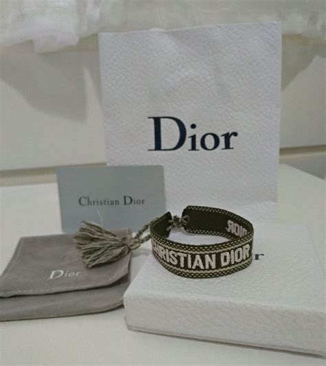 Pulseiras Christian Dior .